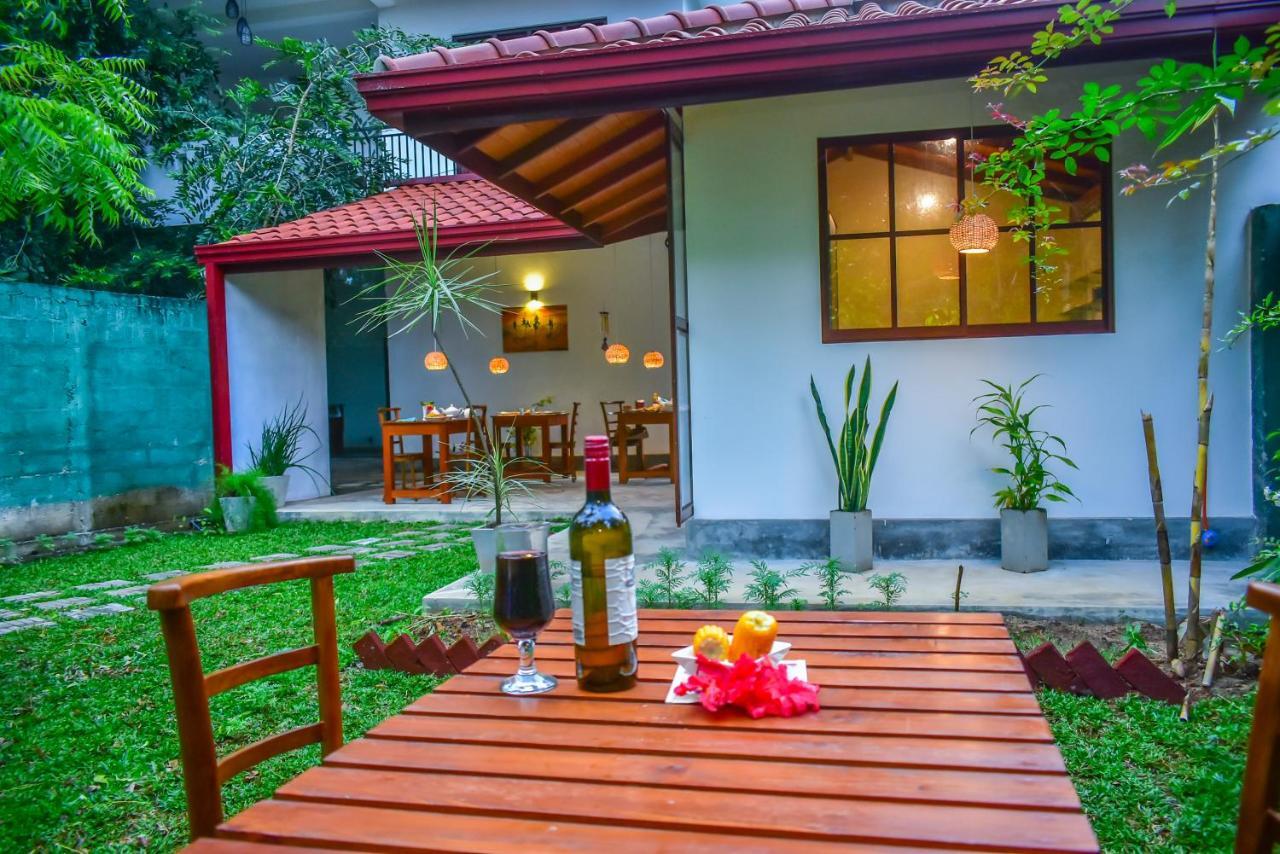 Onera Villa Hikkaduwa Bagian luar foto